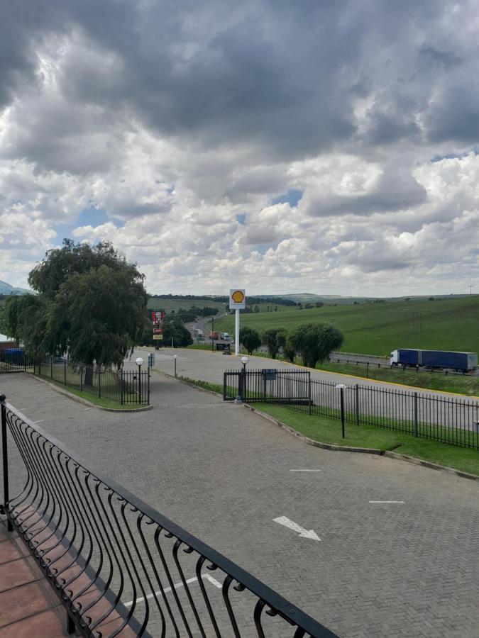 Protea Hotel By Marriott Harrismith Montrose Eksteriør billede