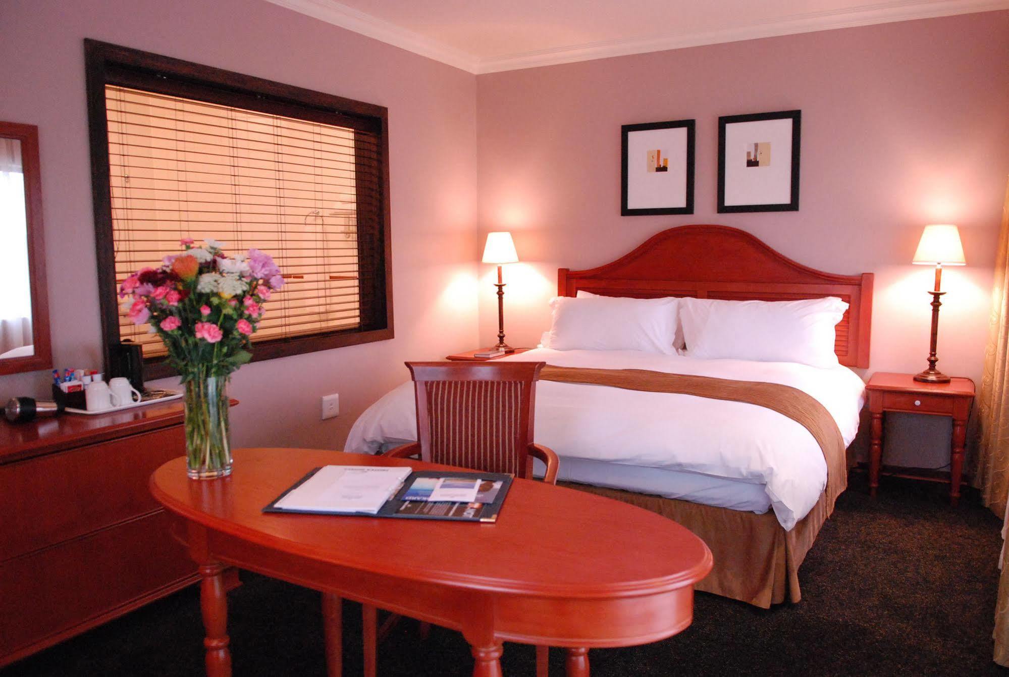 Protea Hotel By Marriott Harrismith Montrose Eksteriør billede