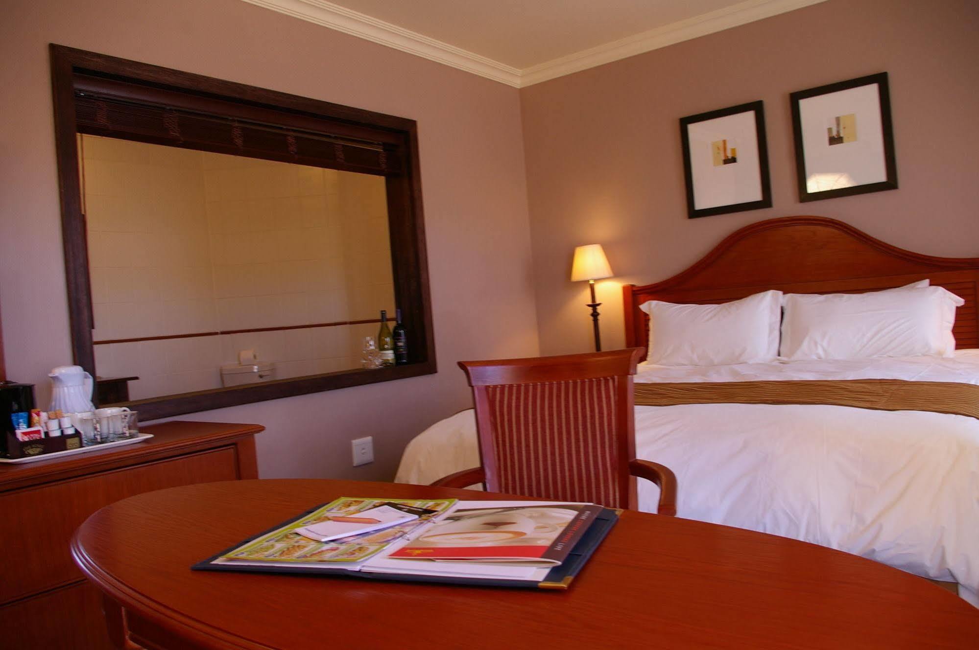 Protea Hotel By Marriott Harrismith Montrose Eksteriør billede